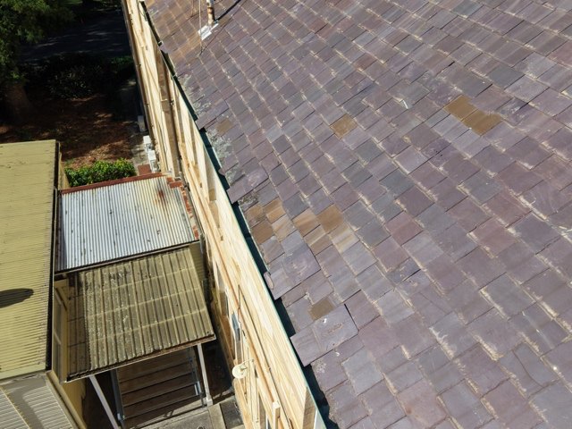 Variations in age and profile across the roof plane